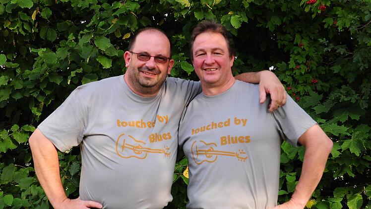 Thomas Karger und Uwe Angermüller haben vor 25 Jahren die Schmölzer Blues Tage ins Leben gerufen. Foto: Norbert Neugebauer