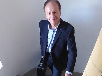 Burkhard Ascherl auf dem Weg zu seinem Arbeitsplatz. Foto: Thomas Ahnert