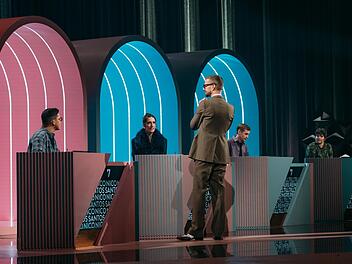 Immer einen lockeren Spruch auf den Lippen: Joko Winterscheidt, der (Noch-)Moderator seiner Show, pflegt einen offenherzigen Umgang mit seinen G&auml;sten. Nur im Finale r&auml;cht sich das diesmal.