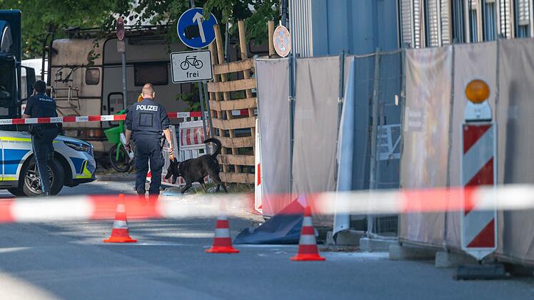 Brands&auml;tze auf M&uuml;nchner Baustelle geworfen