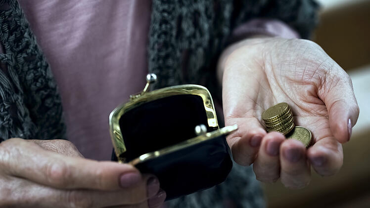 Symbolbild: Rente, Rentnerin, Ruhestand, Geld