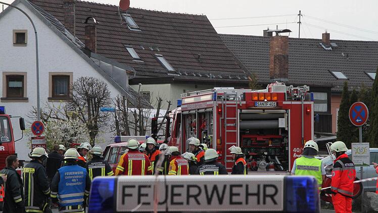 Rund 100 Kräfte von Feuerwehr und BRK waren am Donnerstagabend in Stadtsteinach im Einsatz. Foto: Jürgen Gärtner