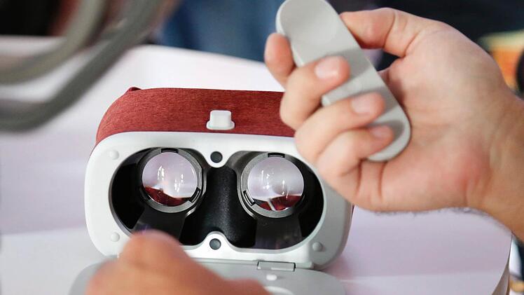 Die Brille "Daydream View"  Foto: John G. Mabanglo, dpa