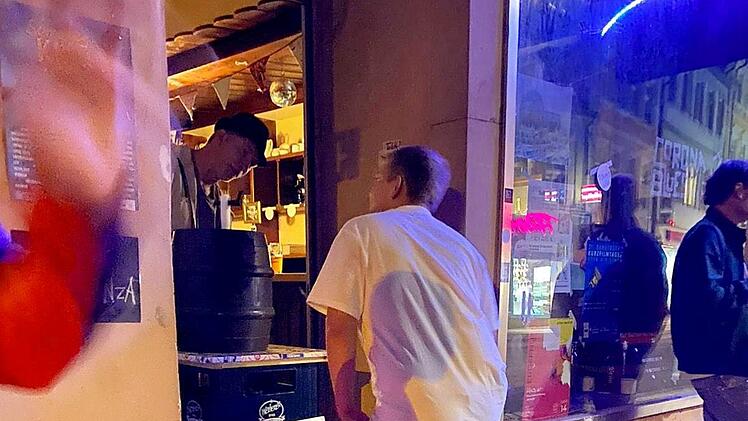 Strawanza in Bamberg eröffnet Gassenschänke