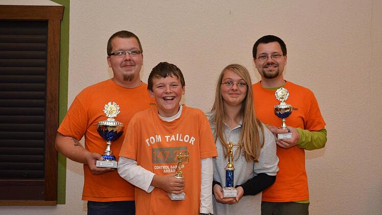 Jan Richter, Alexander Schmitt, Carina Greubel, Stephan Weger sind die besten Bogenschützen des Vereins.