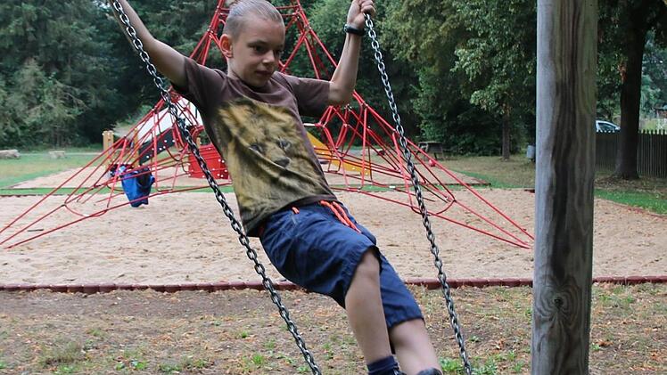 Johann beim Schaukeln. Davon gibt es gleich mehrere Varianten.Ralf Ruppert