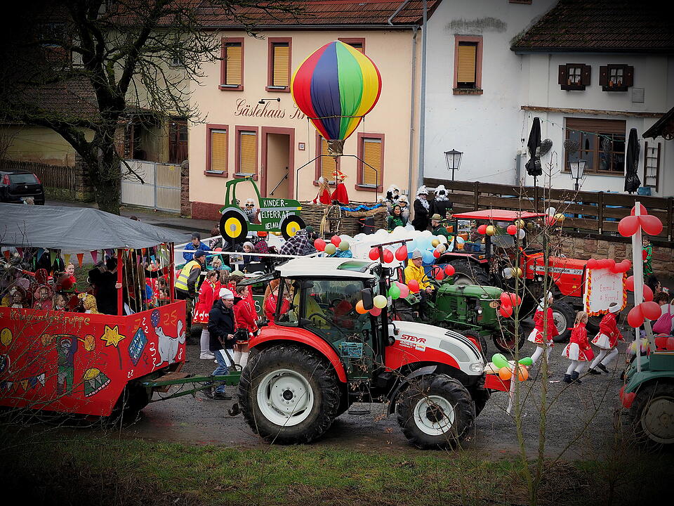 Beste Faschingslaune in Aura/Saale