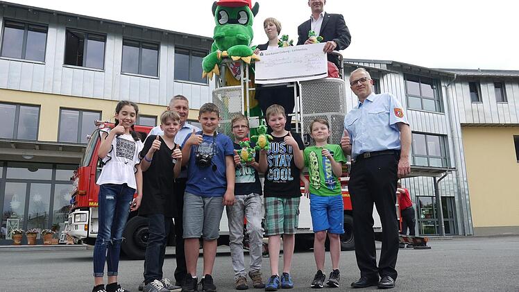 "Löschi" erobert das Neustadter Arnold-Gymnasium. Foto: Berthold Köhler