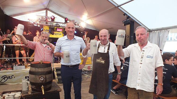 Der Bieranstich war gut besucht.