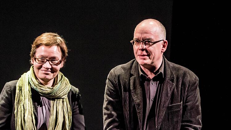 Impressionen vom Coburger Tankred-Dorst-Lesemarathon in der Reithalle: Carola von Gradulewski und Dirk Olaf Hanke.Foto: Jochen Berger