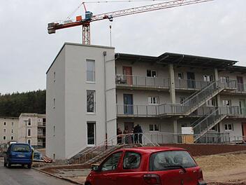 Das Städtebau-Förderprogramm "Soziale Stadt" soll zum einen bezahlbaren Wohnraum schaffen und erhalten, zum anderen das soziale Leben und den Zusammenhalt im Stadtteil verbessern.