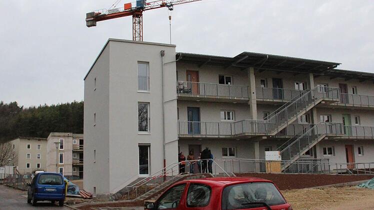 Das Städtebau-Förderprogramm "Soziale Stadt" soll zum einen bezahlbaren Wohnraum schaffen und erhalten, zum anderen das soziale Leben und den Zusammenhalt im Stadtteil verbessern.