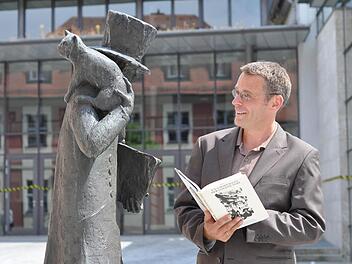 Andreas Ulich mit E.T.A. Hoffmann am Schillerplatz, Foto: pr