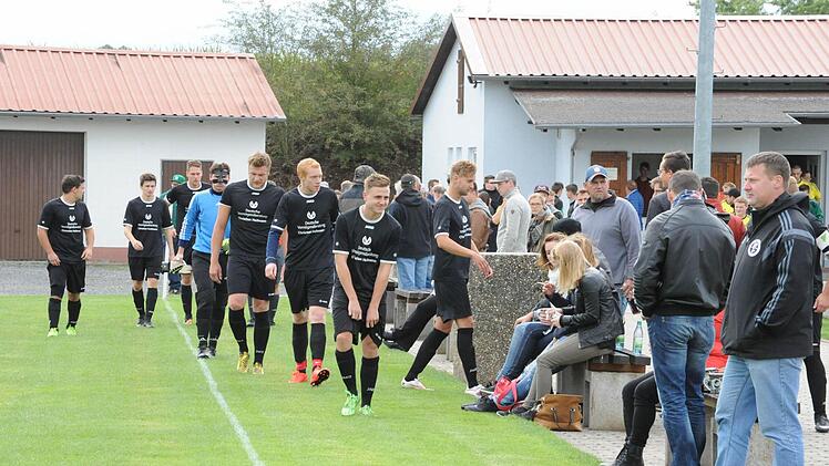 Bilder vom Spiel der Woche bei der SG Oberleicjhtersbach/Modlos gegen den TSV Stangenroth. Foto: Hopf