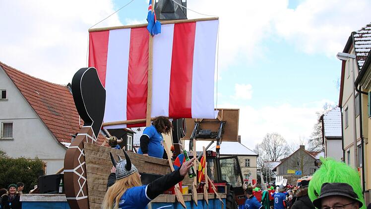 Faschingszug in Poppenlauer.Heike Beudert