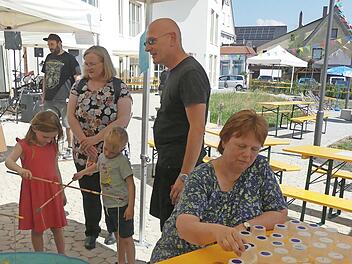 An den Spielstationen konnten sich die Kinder und ihre Eltern abwechslungsreich besch&auml;ftigen.