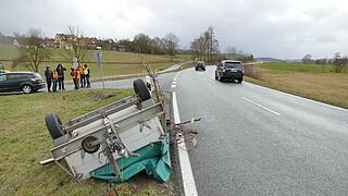Erste Sturmschäden in Franken