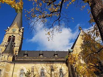 Die  Kirche St. Johannis  vor dem Bahnhof am Eingangstor der Stadt  erinnert     daran, dass die Protestanten   im katholischen    Forchheim    fest verankert sind.   Ekkehard Roepert