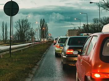 Bundesgerichtshof legt Vorfahrt bei Fahrspurverengung fest