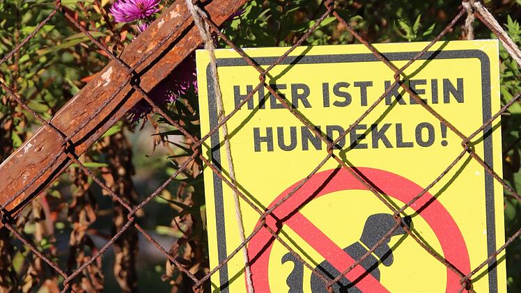 Immer wieder wird der Markt auf Verunreinigungen durch Hundekot hingewiesen.