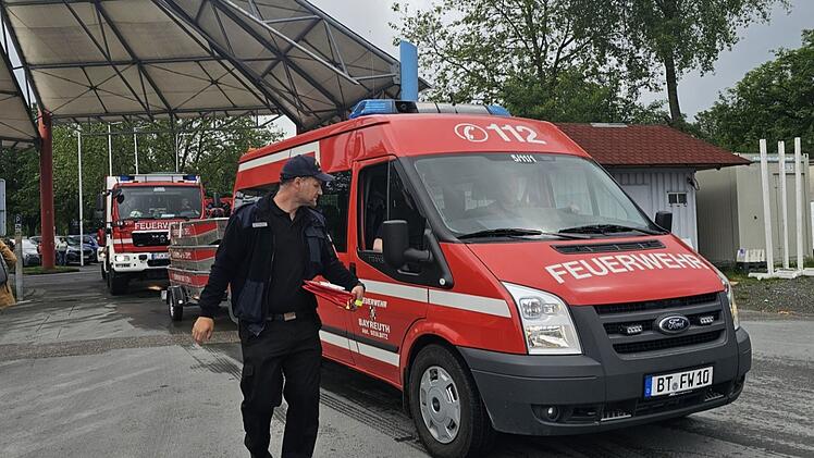 Landkreis Bayreuth: 120 Oberfränkische Einsatzkräfte helfen bei Hochwasser Einsatz in Schwaben