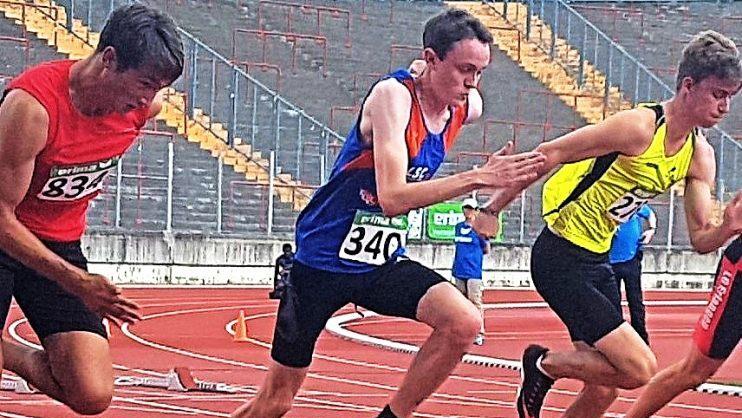 Hanns-Peter Wirth (Zweiter von links) sprintet in Augsburg bei den bayerischen Meisterschaften los. Foto: privat