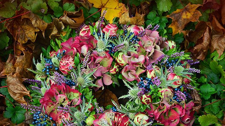 Grabschmuck: Blumengesteck