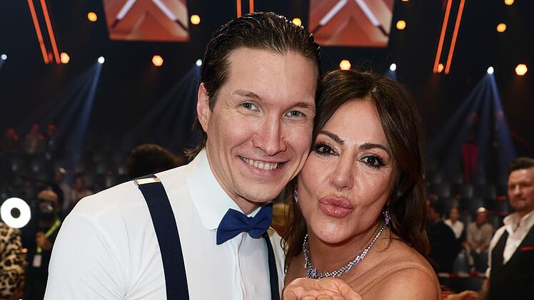 In der 18. Staffel von "Let's Dance" trat Evgeny Vinokurov gemeinsam mit Schauspielerin Simone Thomalla an.