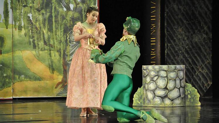 Die Prinzessin und der Froschkönig. Foto: Peter Klopf