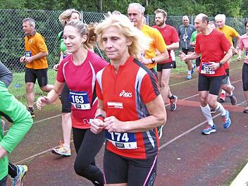 Im Hauptlauf über 10 Kilometer gingen 64 Teilnehmer auf die Strecke. Foto: Dieter Grams