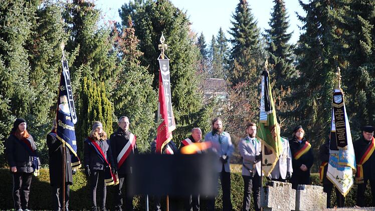 Feierstunde zum Volkstrauertag auf dem Parkfriedhof in Bad Kissingen. Foto: Benedikt Borst