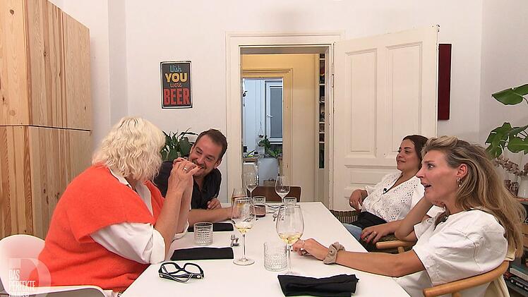 Petra sorgt mit ihrer Essgewohnheit f&uuml;r Entsetzen.