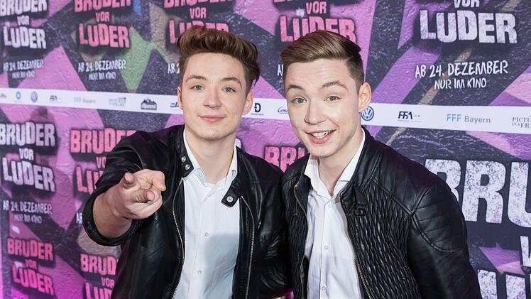 Roman Lochmann (links) und sein Bruder Heiko waren erst zw&ouml;lf Jahre alt, als sie ihr erstes YouTube-Video hochluden. Inzwischen unterst&uuml;tzen die beiden als Coaches bei "The Voice Kids" junge Talente mit wertvollen Ratschl&auml;gen.