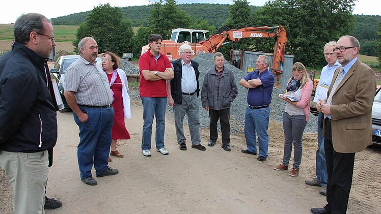 Die Bagger ruhten, die Arbeiten aber nicht: Der Bauausschuss auf der Kanalbaustelle, der letzten im Stadtgebiet
