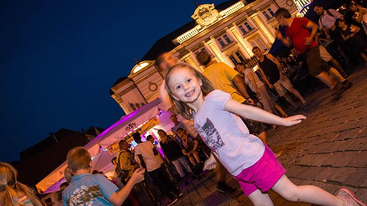 Freitagnacht: Impressionen vom Kulmbacher Altstadtfest. Foto: Alexander Muck