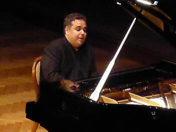 Auf der Lichtinsel: Arcadi Volodos spielte Schumann, Brahms und Schubert. Foto: Ahnert