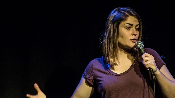 Reichlich Applaus beim Coburg-Debüt: Hazel Brugger gastierte im Jugendzentrum Domino.Foto: Jochen Berger