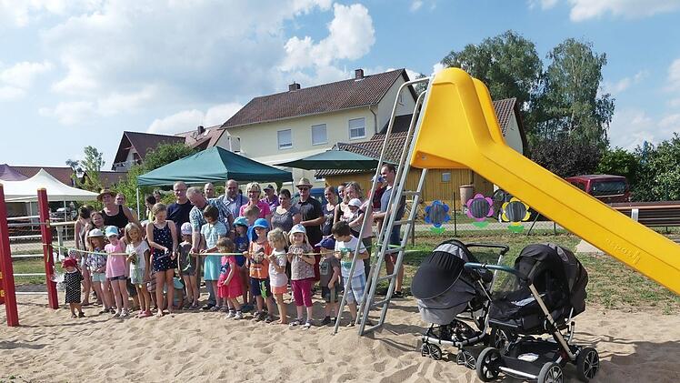 Die Kinder warteten ungeduldig auf die Freigabe. Foto: Paul Pöhlmann