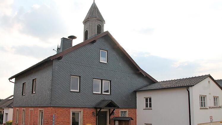Ein Schneckenloher Gebäude mit Geschichte: Die ehemalige evangelische Schule und ehemalige Gemeindekanzlei wird zum Bürgerhaus umgebaut. Foto: Herbert Fischer/Archiv