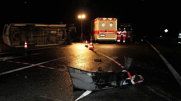 Am 8. September 2011 stirbt ein 41-jähriger Paketdienstfahrer aus Coburg bei der Holzmühle. Er hat einen vorfahrtsberechtigten Mercedes auf der B 85 übersehen.  Foto: Archiv/Katrin Geyer
