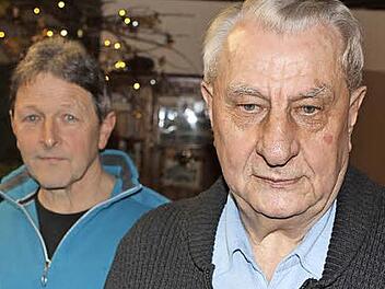 Nach 28-jähriger Tätigkeit als Vorsitzender der Frankenlust übergibt Bernhard Schlee (rechts) die Vereinsführung an seinen Neffen Josef Schlee.  Foto: Michael Wunder