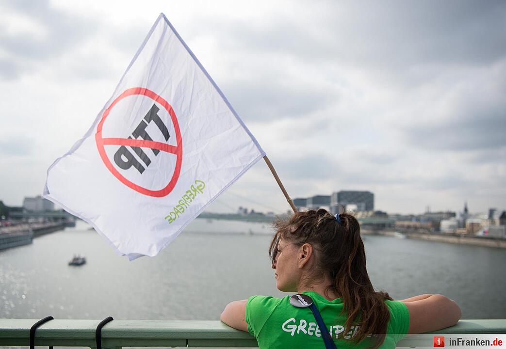 Demonstration gegen die Handelsabkommen Ceta und TTIP in Köln