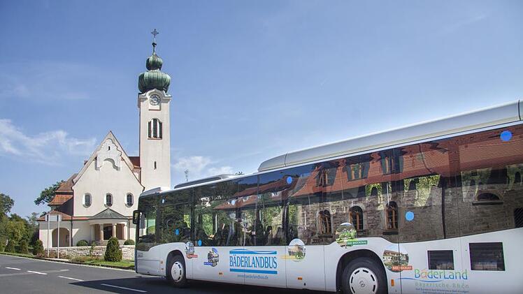 Der Bäderlandbus verkehrt seit 2007 zwischen den fünf Kurorten der beiden Rhön-Landkreise. Foto:  Archiv Landkreis Bad Kissingen
