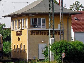 Am Bahnhof in Breitengüßbach ist am Samstag ein ICE mit einem technischen Defekt liegengeblieben. Foto: Archiv