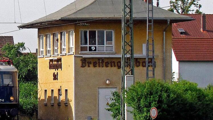 Am Bahnhof in Breitengüßbach ist am Samstag ein ICE mit einem technischen Defekt liegengeblieben. Foto: Archiv