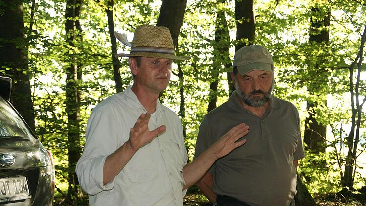 Zur "Bat-Night" luden Biologe Jürgen Thein (links) und Anton Bäuerlein vom AK Fledermaus der Bund Naturschutz in Fatschenbrunn ein.