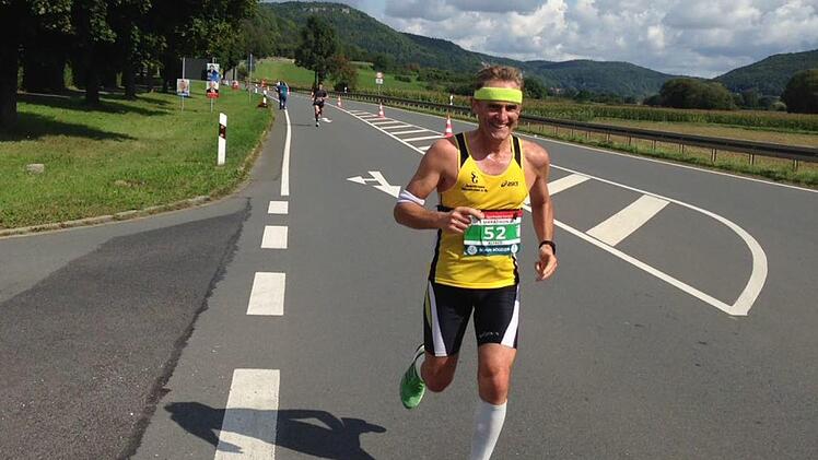 2017 lief Alfred Schmitt den Fr&auml;nkische-Schweiz-Marathon in 3:29 Stunden. Mit dieser Zeit w&uuml;rde er heuer seine Wette gewinnen. Fotos: Archiv