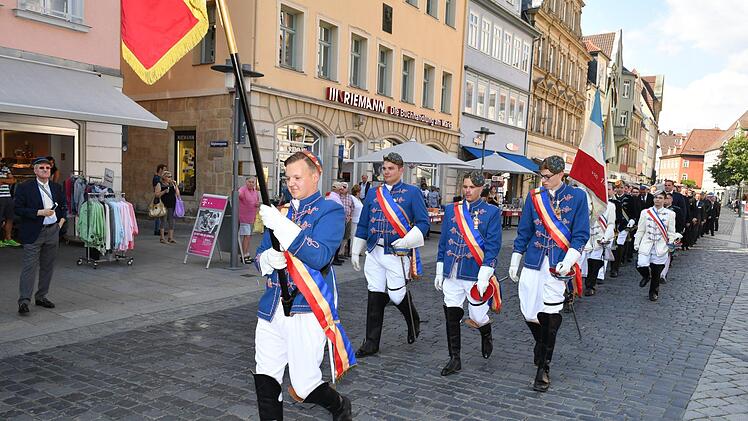 Impressionen vom Einzug am Freitagnachmittag.  Foto: Ronald Rinklef