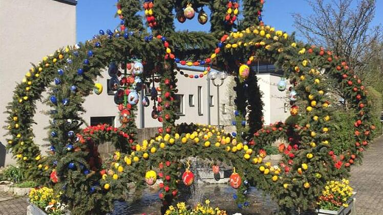 Am Familienzentrum befindet sich einer von insgesamt vier Osterbrunnen in Heiligenstadt. Fotos: Marktgemeinde Heiligenstadt