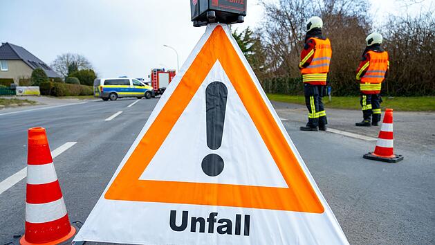 Autofahrerin eingeklemmt